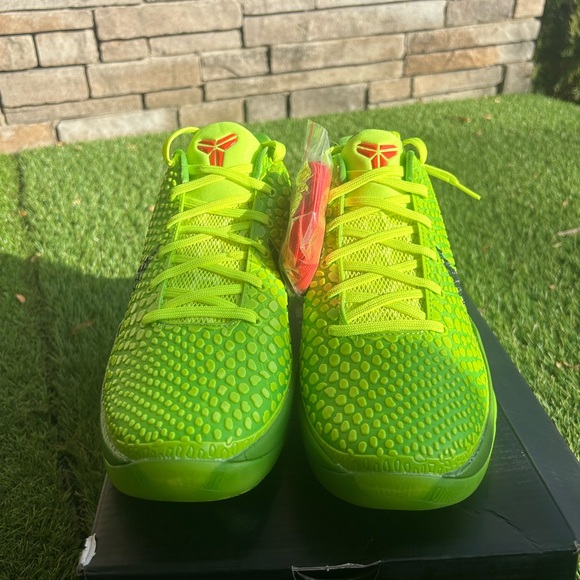 Kobe 6 grinches - Picture 4 of 4